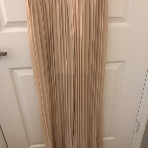 Pleated jumpsuit - Picture 3 of 6